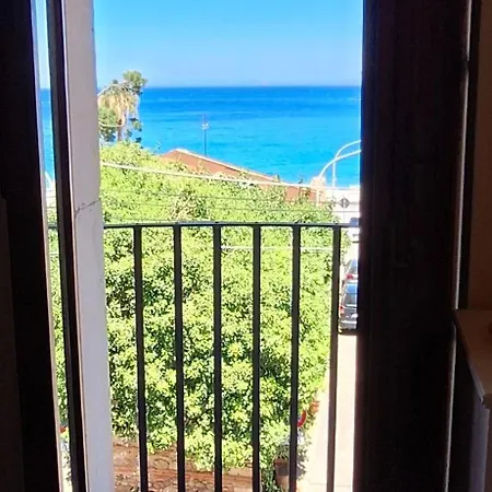 Apartment Live & Dream Vulcano Quadrilocale 2 Piano