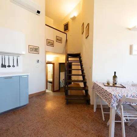 Live & Dream Vulcano Quadrilocale 2 Piano アパート